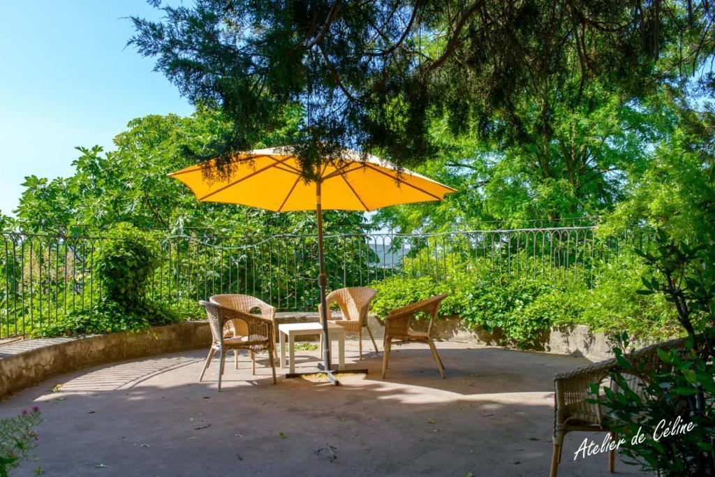 Отель Le Castel Du Mont Boise Montboucher-sur-Jabron Экстерьер фото